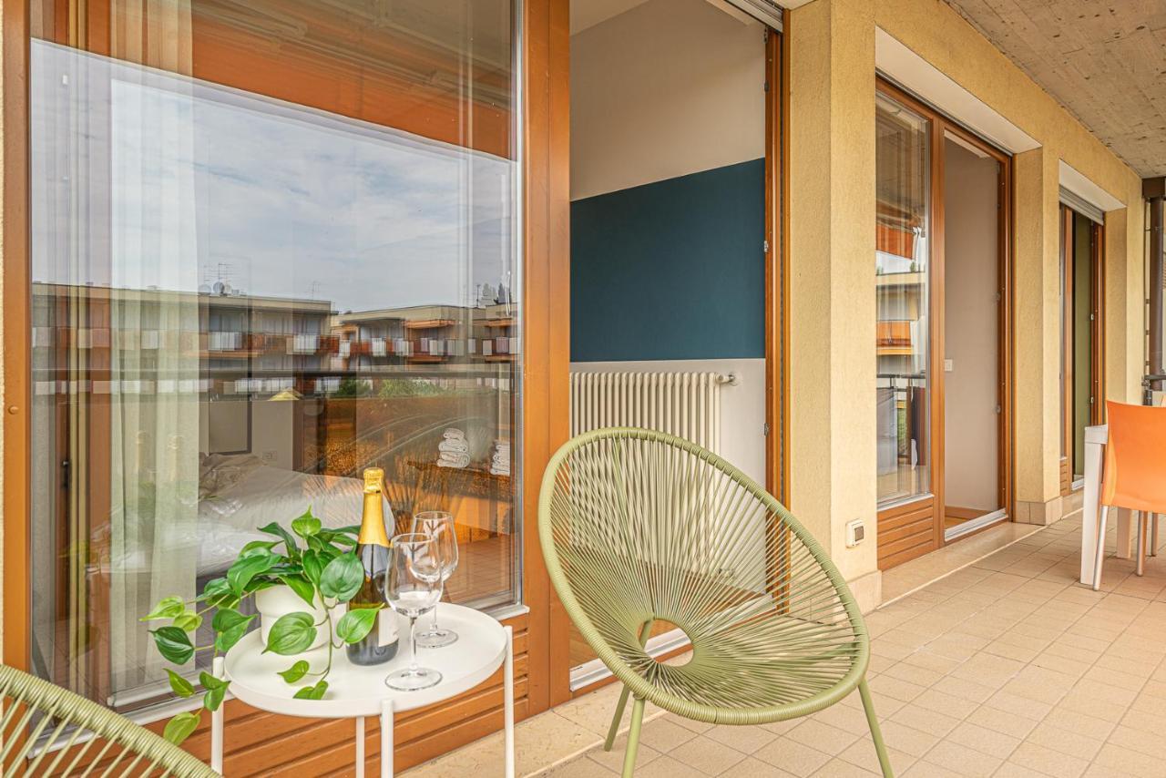 Hygge Family Apartment - One Step Away From The Lake!!! Сирмионе Екстериор снимка