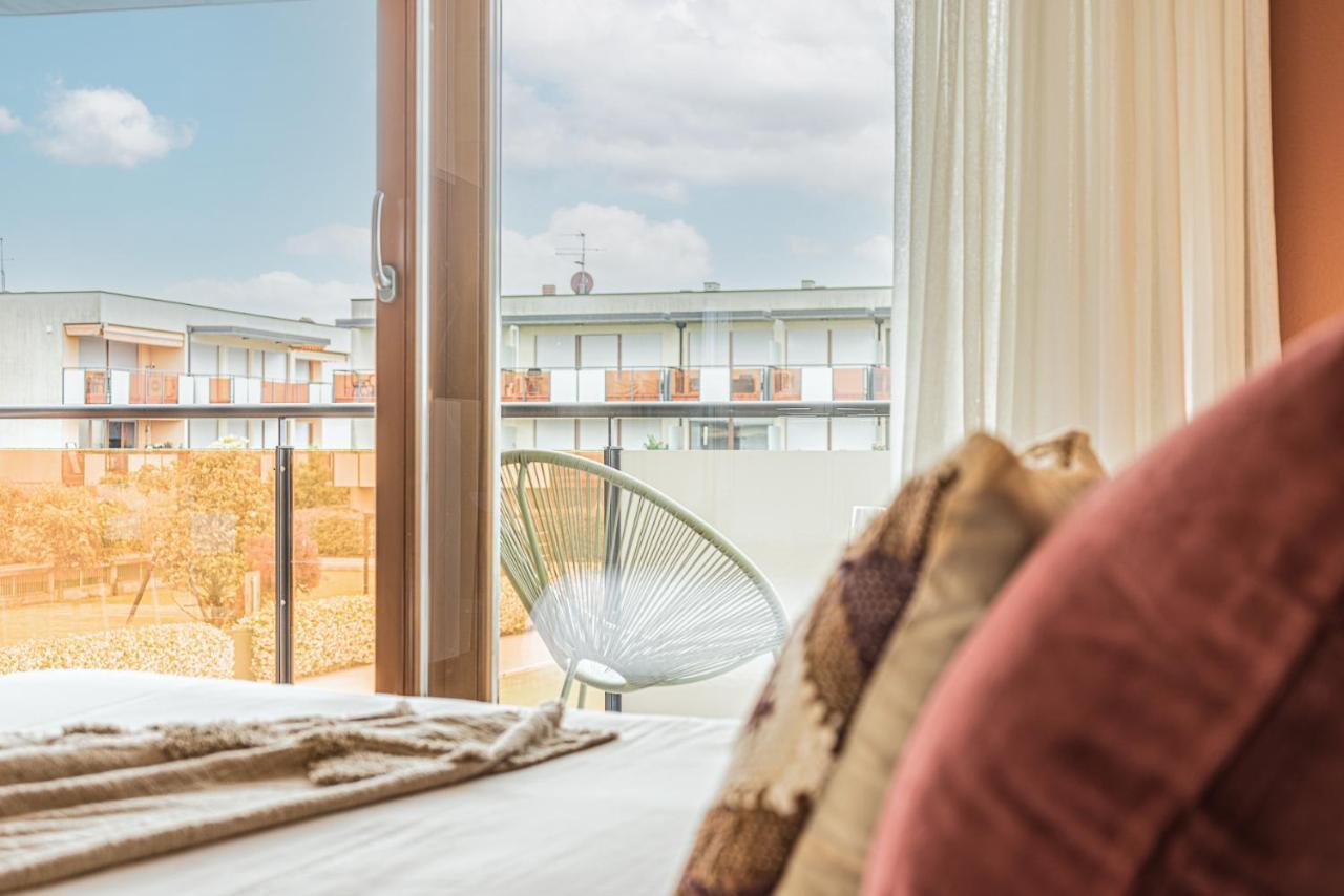 Hygge Family Apartment - One Step Away From The Lake!!! Сирмионе Екстериор снимка