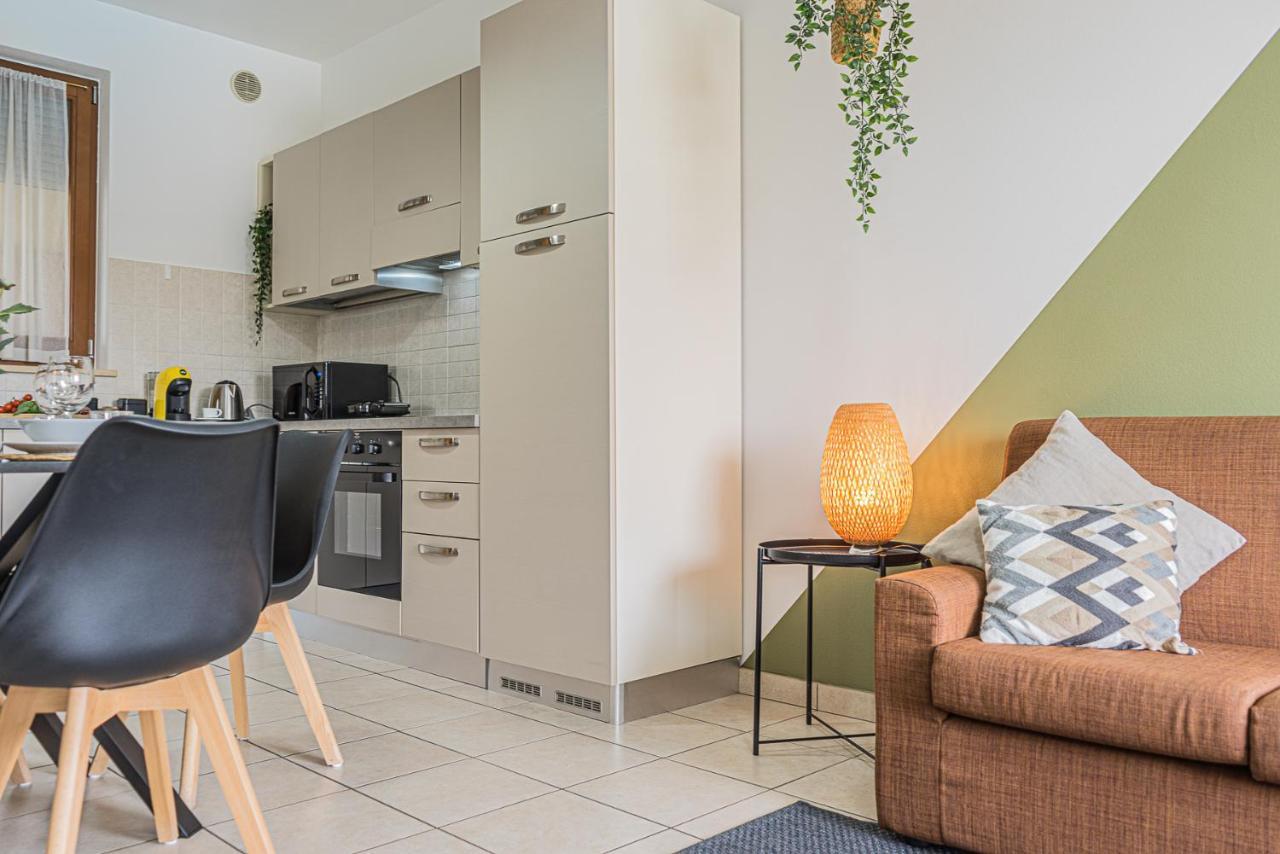 Hygge Family Apartment - One Step Away From The Lake!!! Сирмионе Екстериор снимка